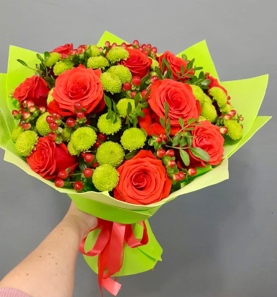 Букет цветов из: Хризантемы и Розы в Ачи-су