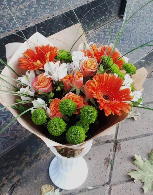 Букет цветов из: Герберы, Хризантемы, Альстромерии и Розы в Ачи-су