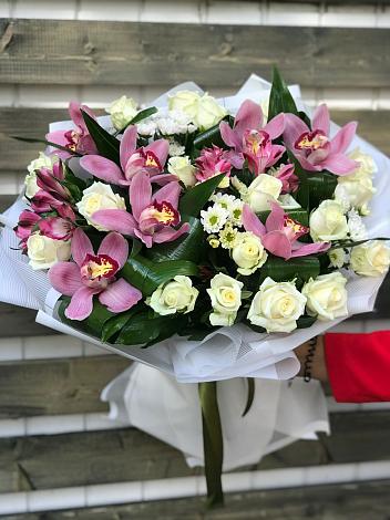 Букет цветов из: Розы и Хризантемы в Ачи-су