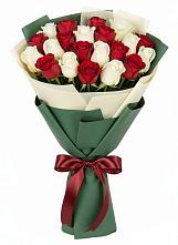 Букет Микс из красных и белых роз в Ачи-су