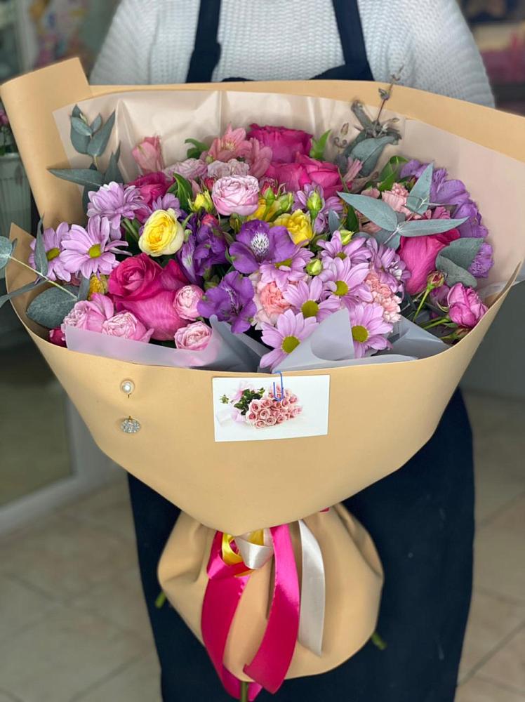 Букет цветов из: Хризантемы, Гвоздики и Альстромерии в Ачи-су