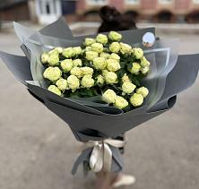 Букет Белые кустовые розы Солинеро в Ачи-су