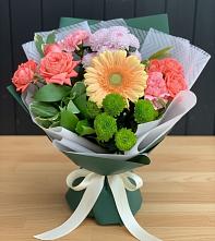 Букет цветов из:  Гвоздики, Розы, Герберы и Хризантемы в Ачи-су