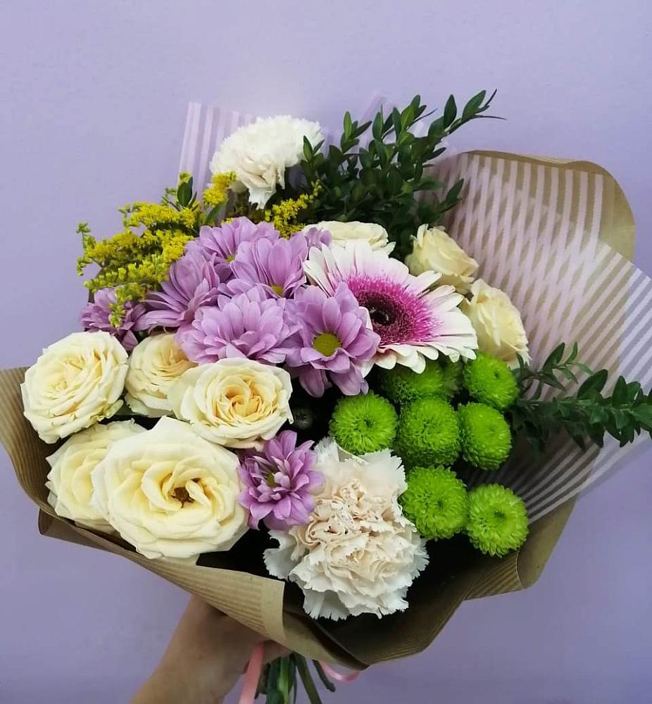 Букет цветов из: Хризантемы, Розы, Гвоздики и Герберы в Ачи-су