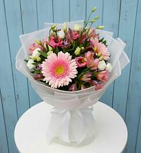 Букет цветов из:  Герберы, Альстромерии и Лизиантусы #REPLACE_PRED# Ачи-су