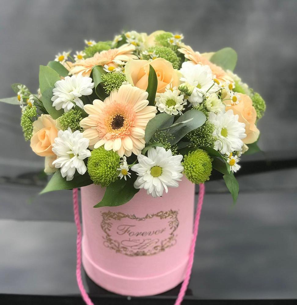 Цветочная композиция из Розы, Герберы и Хризантемы в шляпной коробке в Ачи-су