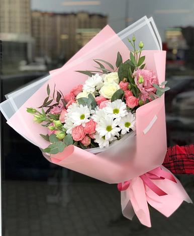 Букет цветов из: Розы, Лизиантусы и Хризантемы в Ачи-су